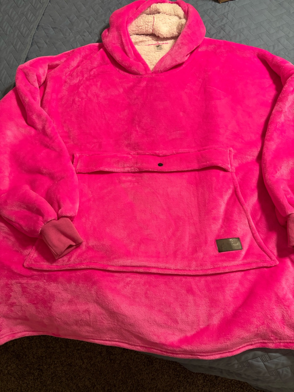 Women’s Cozy Hot Pink Snuggie